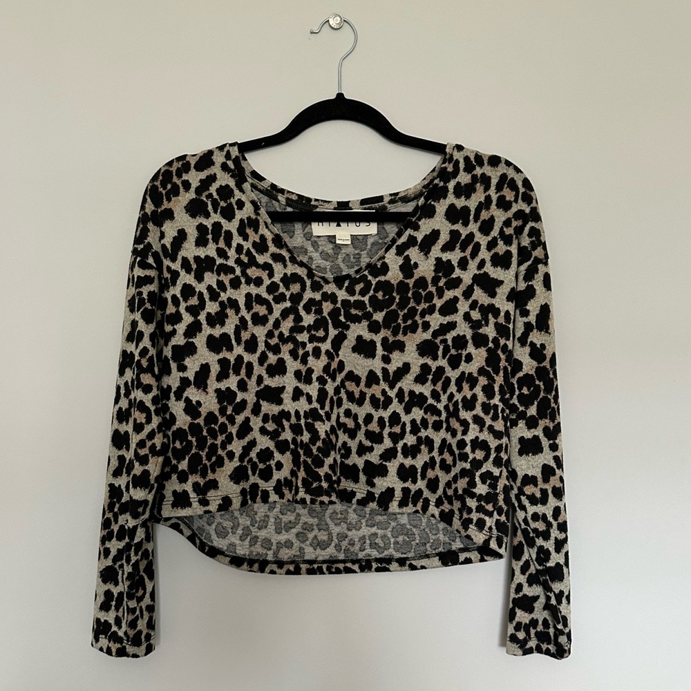 HIATUS Top
